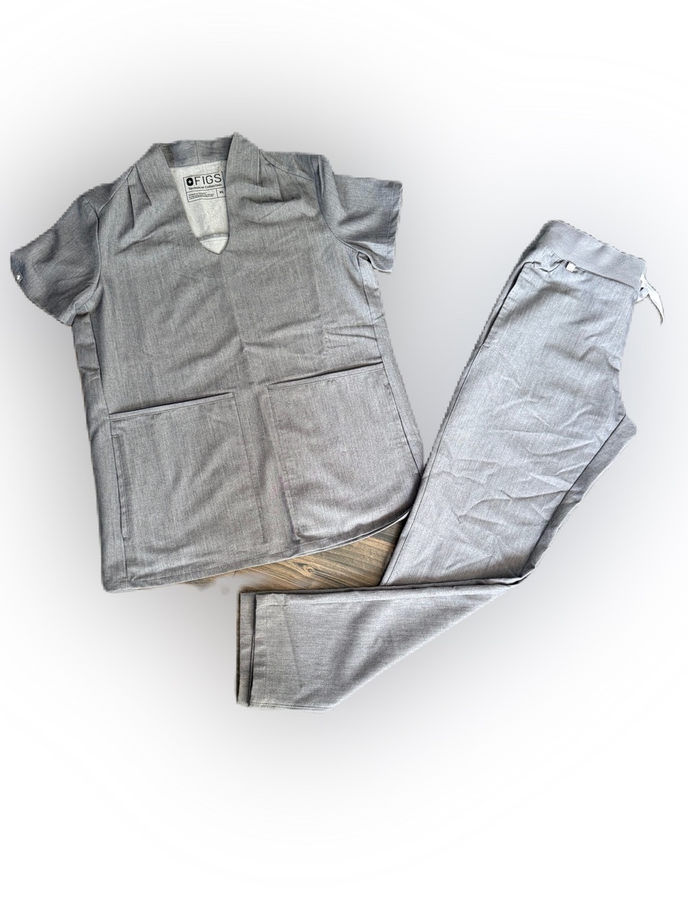 Figs Women’s Scrubs Set BNWT  Banepa Too and Castelar Skinny Pants Gray. Size XS